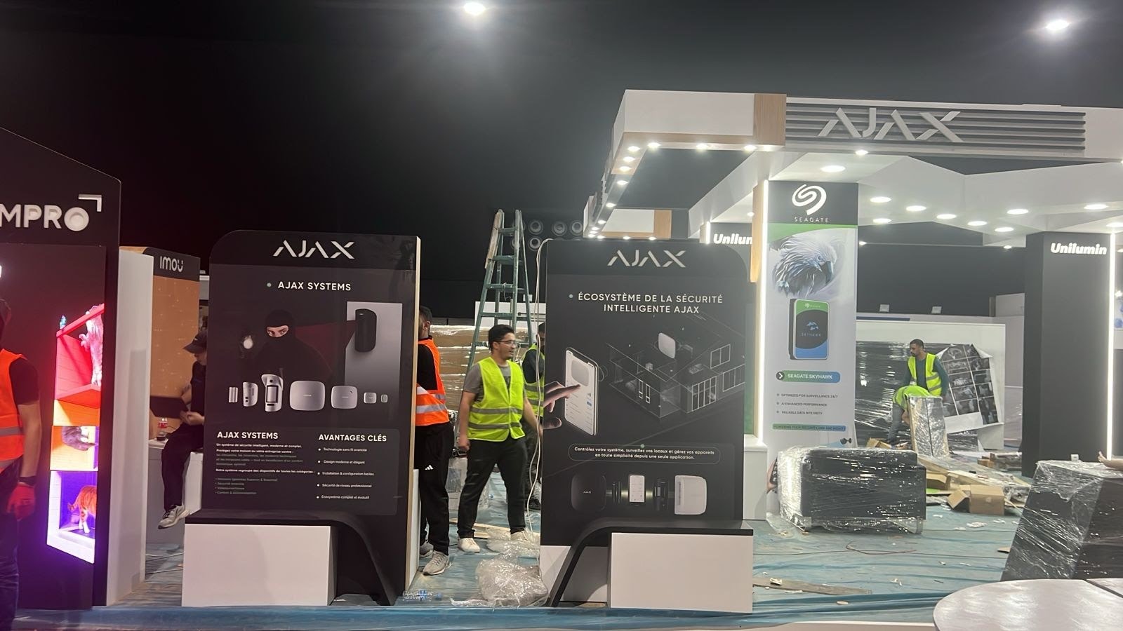 Installation team and brand zones